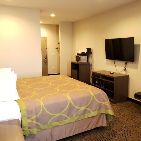 Super 8 By Wyndham St. Louis North Saint Louis Exterior foto