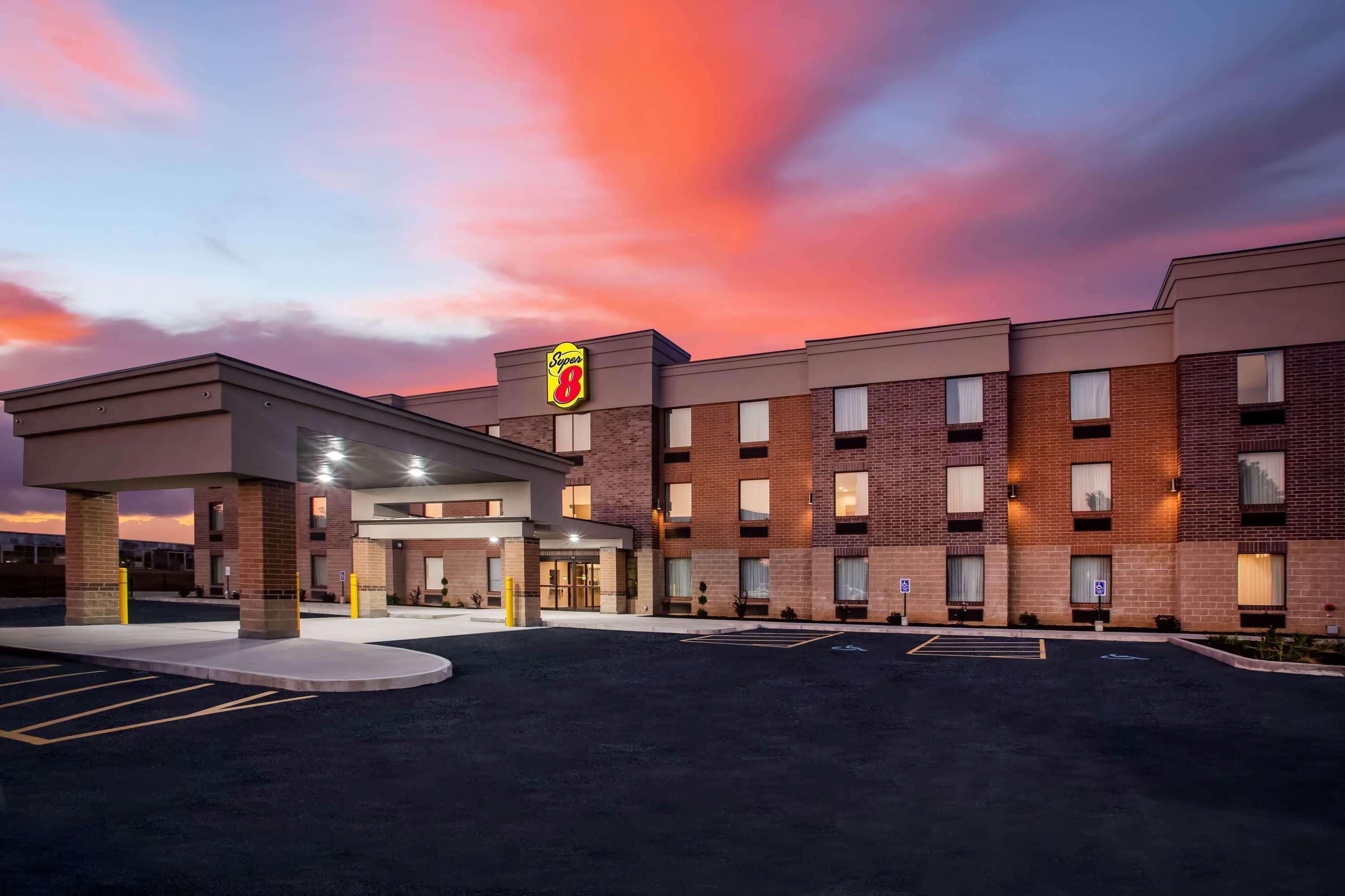 Super 8 By Wyndham St. Louis North Saint Louis Exterior foto