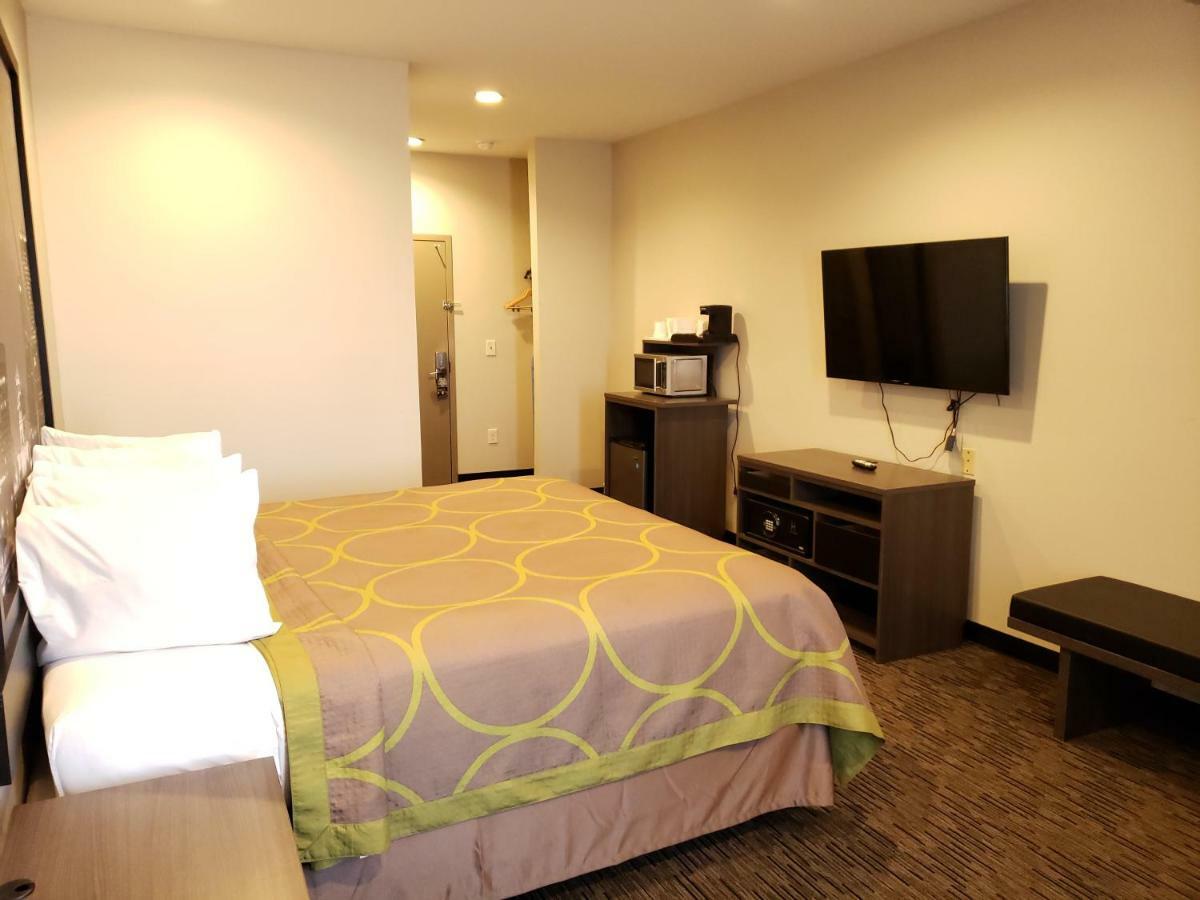 Super 8 By Wyndham St. Louis North Saint Louis Exterior foto