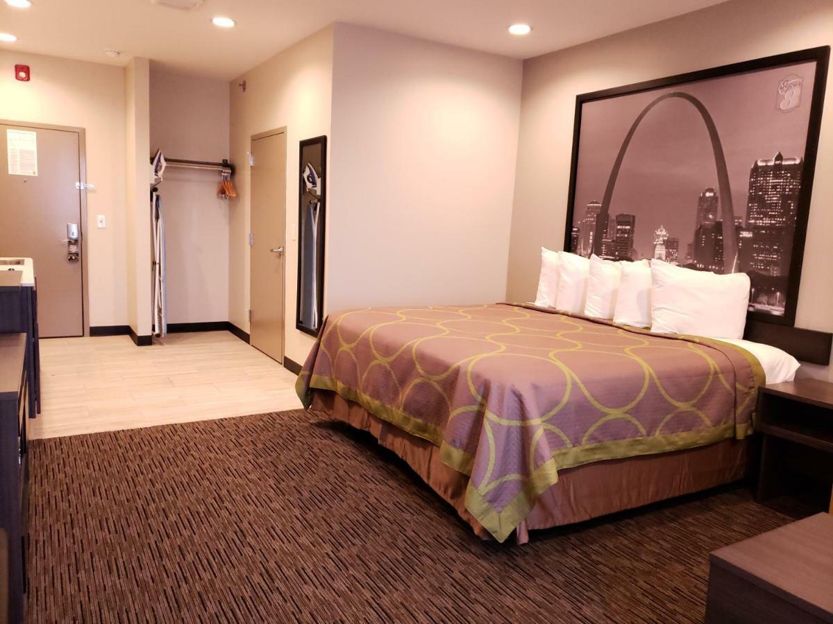 Super 8 By Wyndham St. Louis North Saint Louis Exterior foto