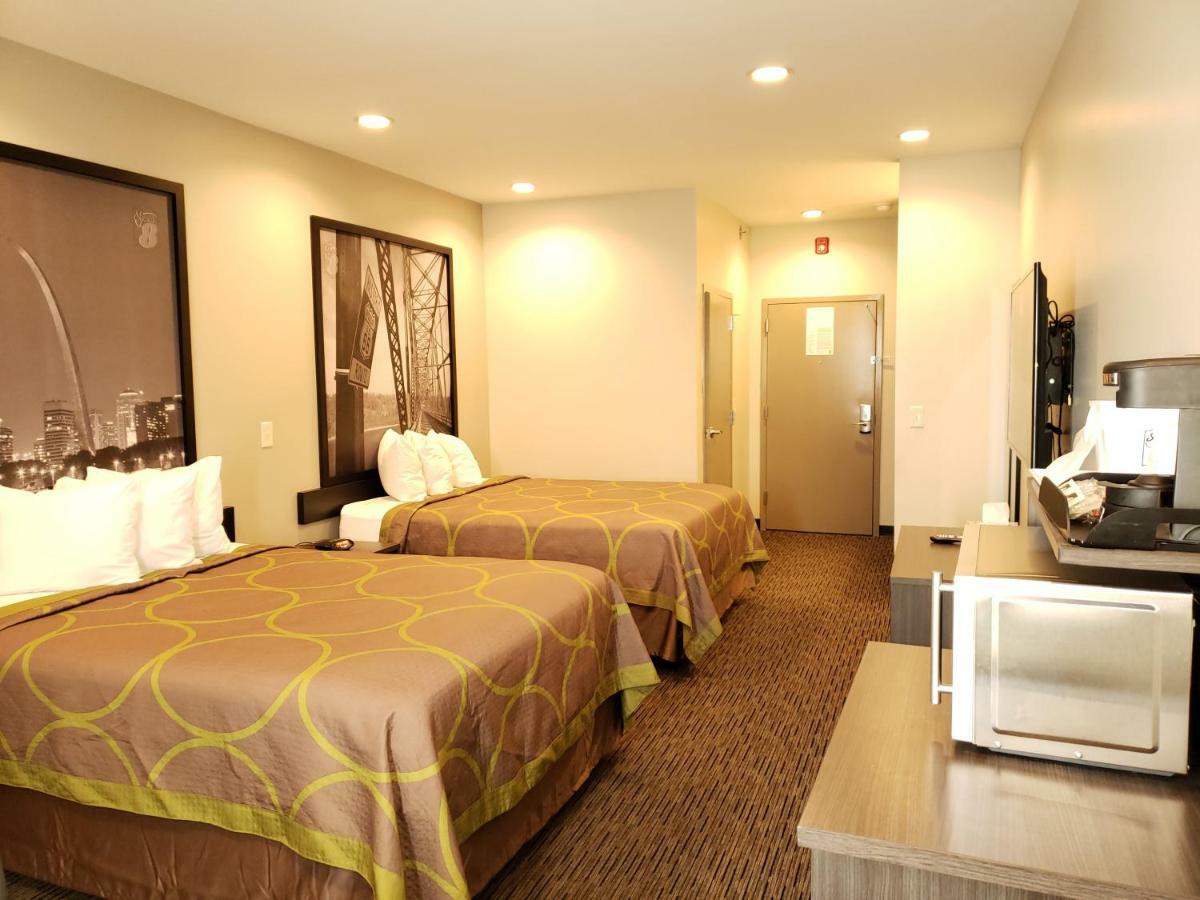 Super 8 By Wyndham St. Louis North Saint Louis Exterior foto